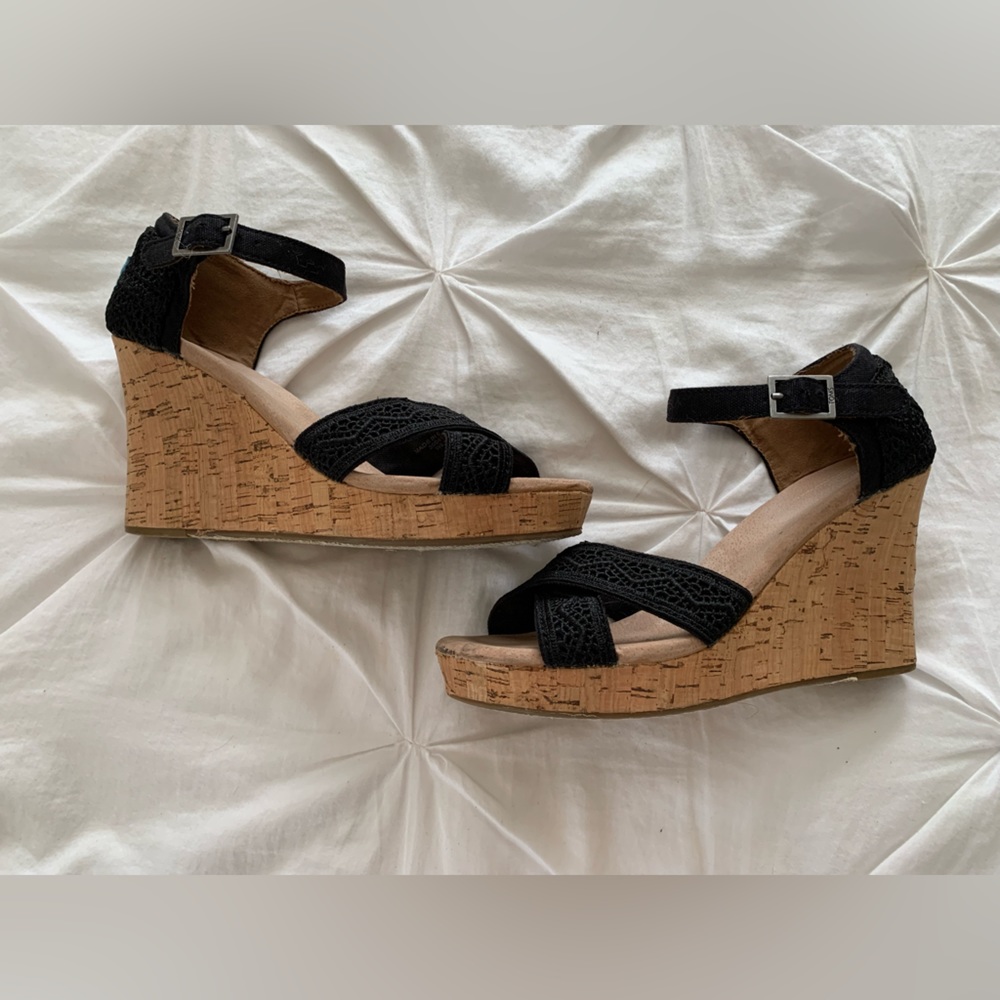 TOMS | Wedges Black Tan Lace Cork Ankle Strap Criss Cross Size 8.5